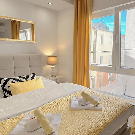 Anamari Apartments Zadar Eksteriør bilde